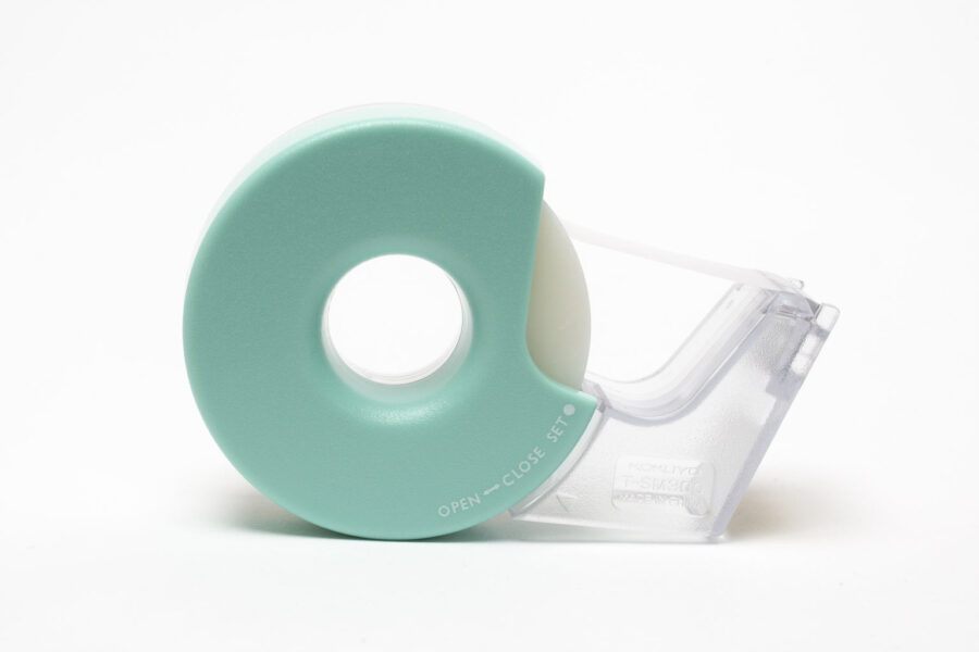 tape dispenser with cutter
